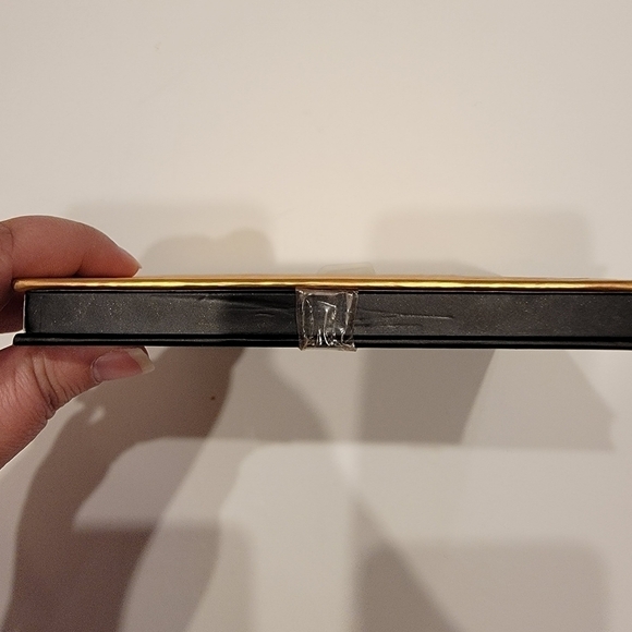 Covergirl Reogn Eyeshadow palette - Picture 2 of 3